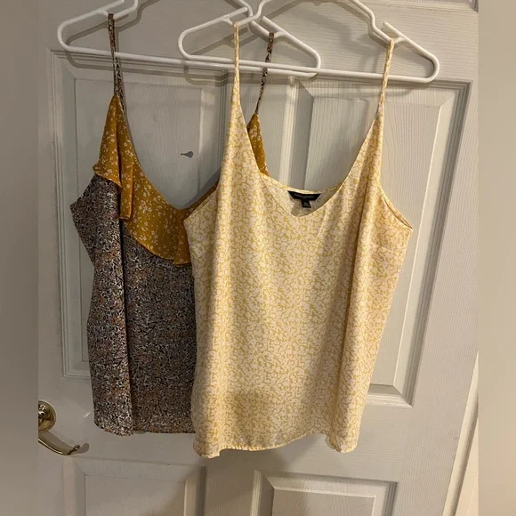 Lot Banana Republic sleevelesss tops - XL NWOT - Picture 1 of 2